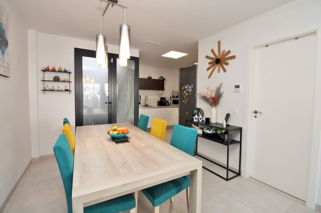2 soveværelse Byhus til salg i Villamartin, Orihuela med swimmingpool - € 294.990 (Ref: 9833472)