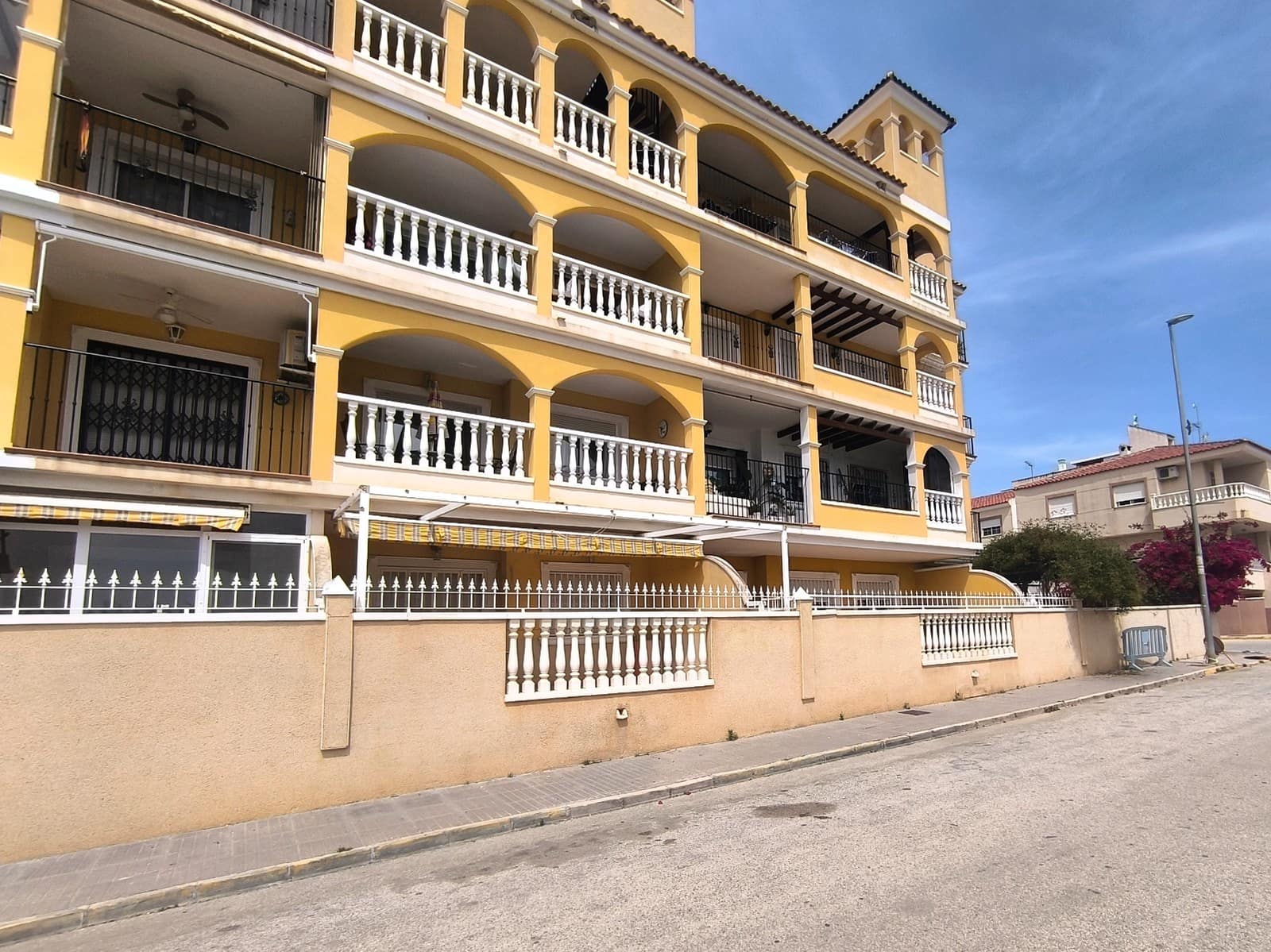 2 soverom Leilighet til salgs i Algorfa med svømmebasseng garasje - € 113 000 (Ref: 9836164)