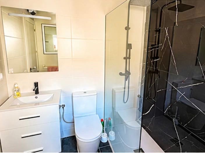 2 soveværelse Byhus til salg i Benijofar med swimmingpool garage - € 195.000 (Ref: 9840296)