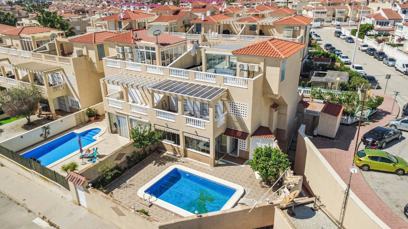 3 bedroom Apartment for sale in Playa Flamenca with pool garage - € 359,000 (Ref: 9840304)