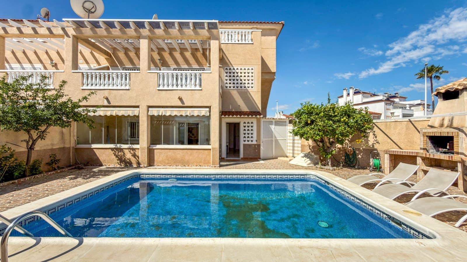 3 bedroom Apartment for sale in Playa Flamenca with pool garage - € 359,000 (Ref: 9840304)