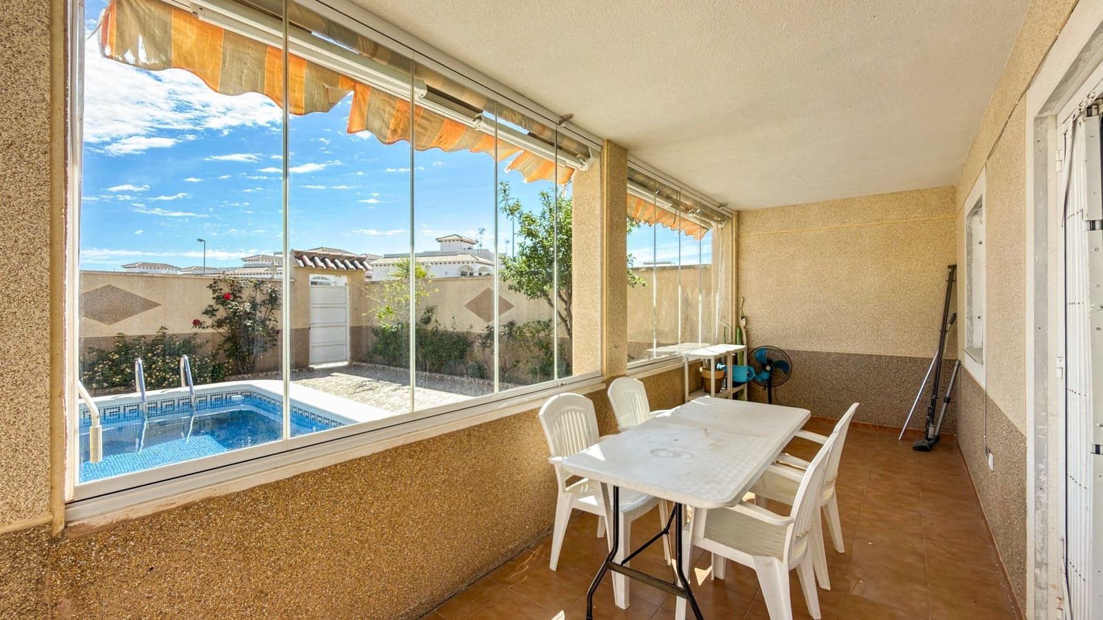 3 bedroom Apartment for sale in Playa Flamenca with pool garage - € 359,000 (Ref: 9840304)