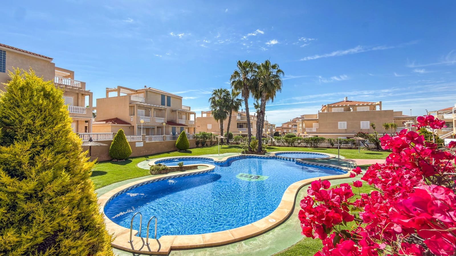 3 bedroom Apartment for sale in Playa Flamenca with pool garage - € 359,000 (Ref: 9840304)