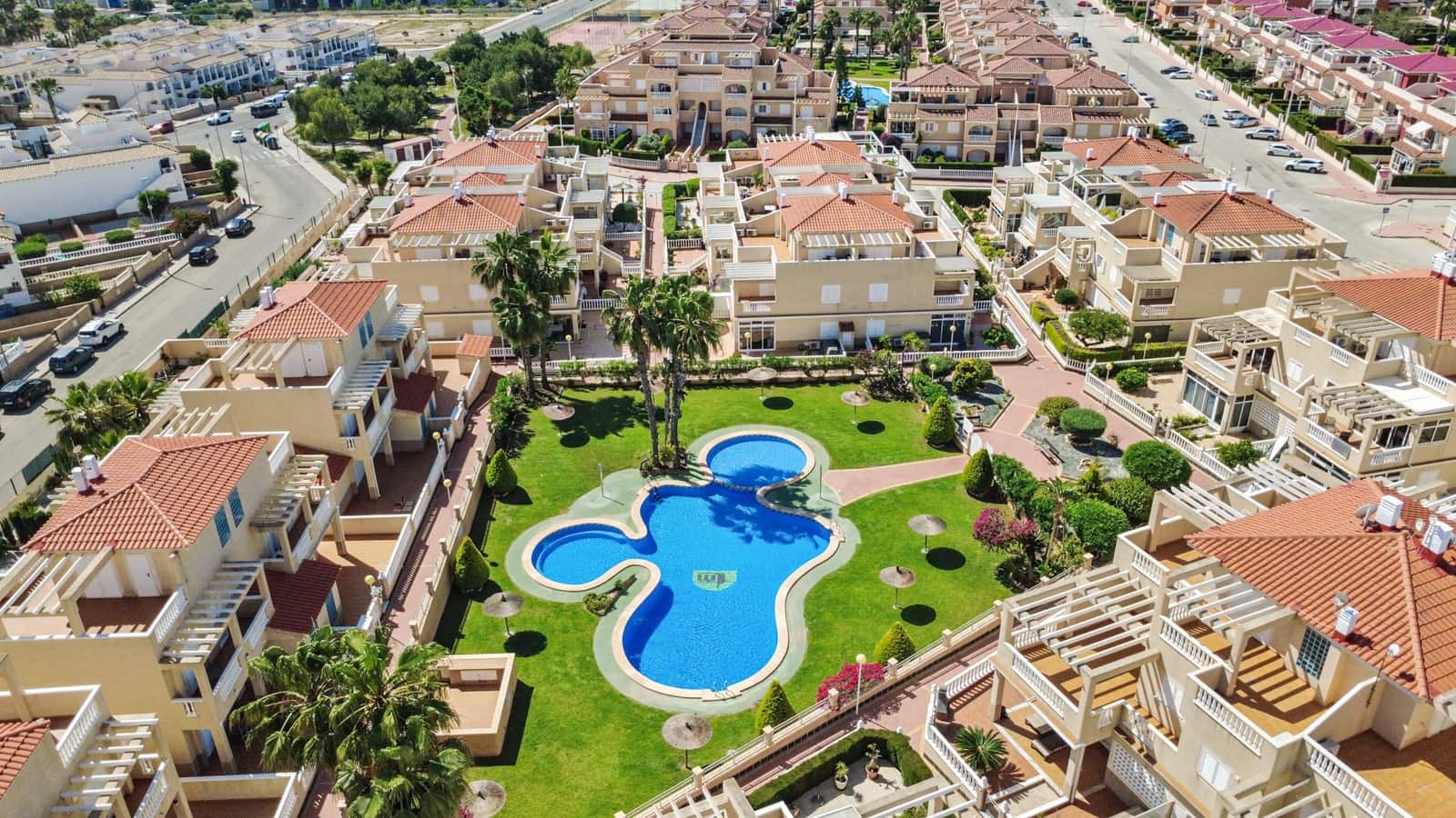 3 bedroom Apartment for sale in Playa Flamenca with pool garage - € 359,000 (Ref: 9840304)