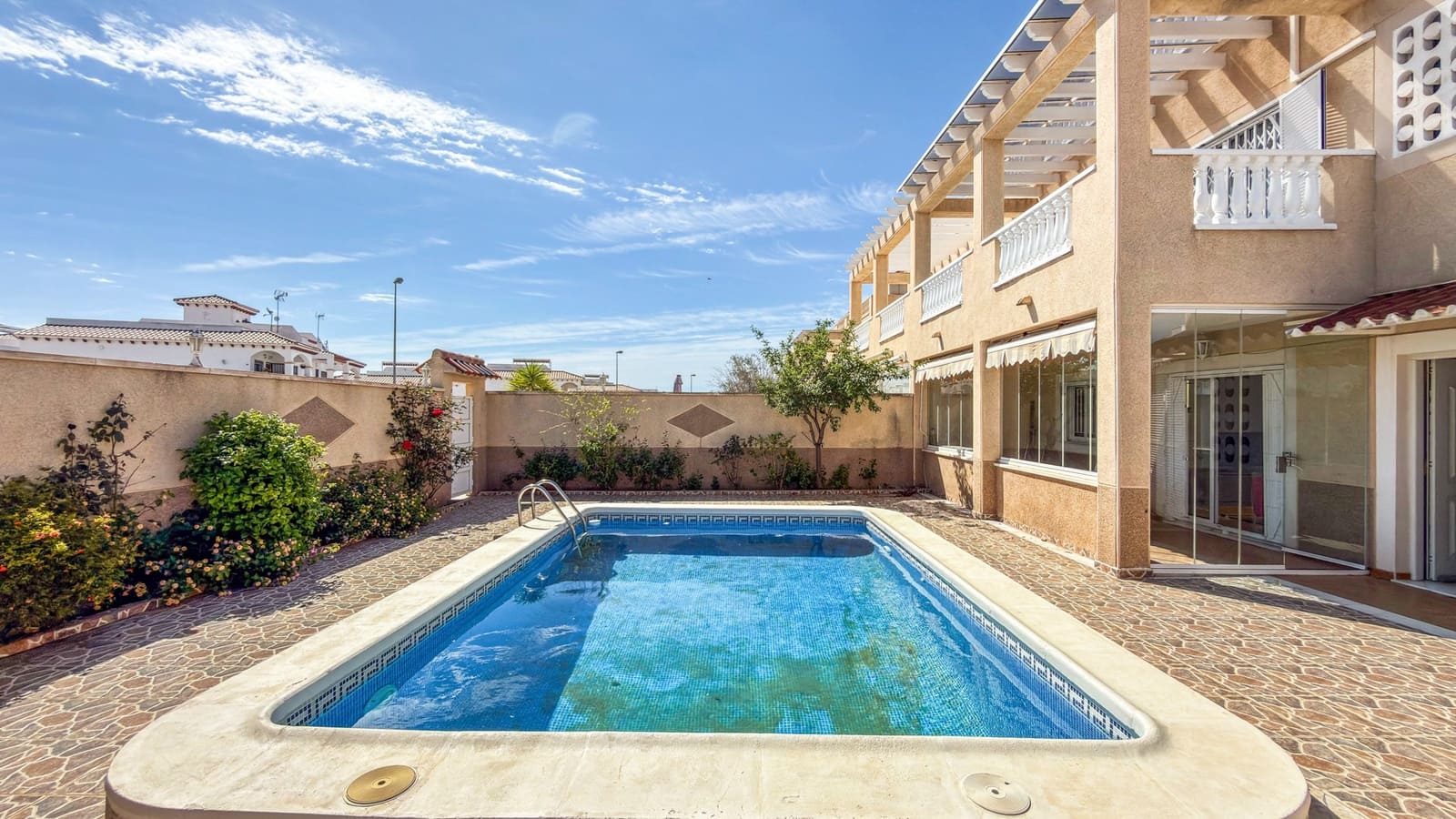 3 bedroom Apartment for sale in Playa Flamenca with pool garage - € 359,000 (Ref: 9840304)