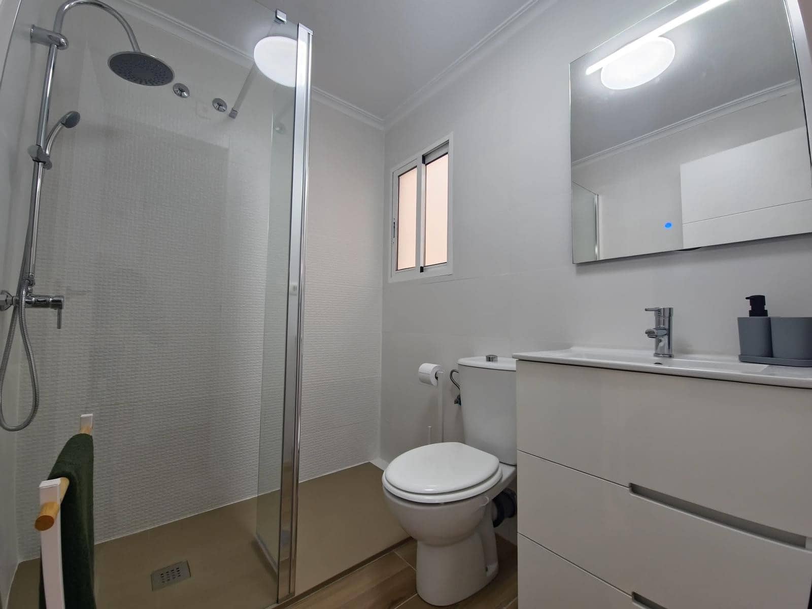 3 Zimmer Haus zu verkaufen in Playa Flamenca mit Pool Garage - 285.000 € (Ref: 9861696)