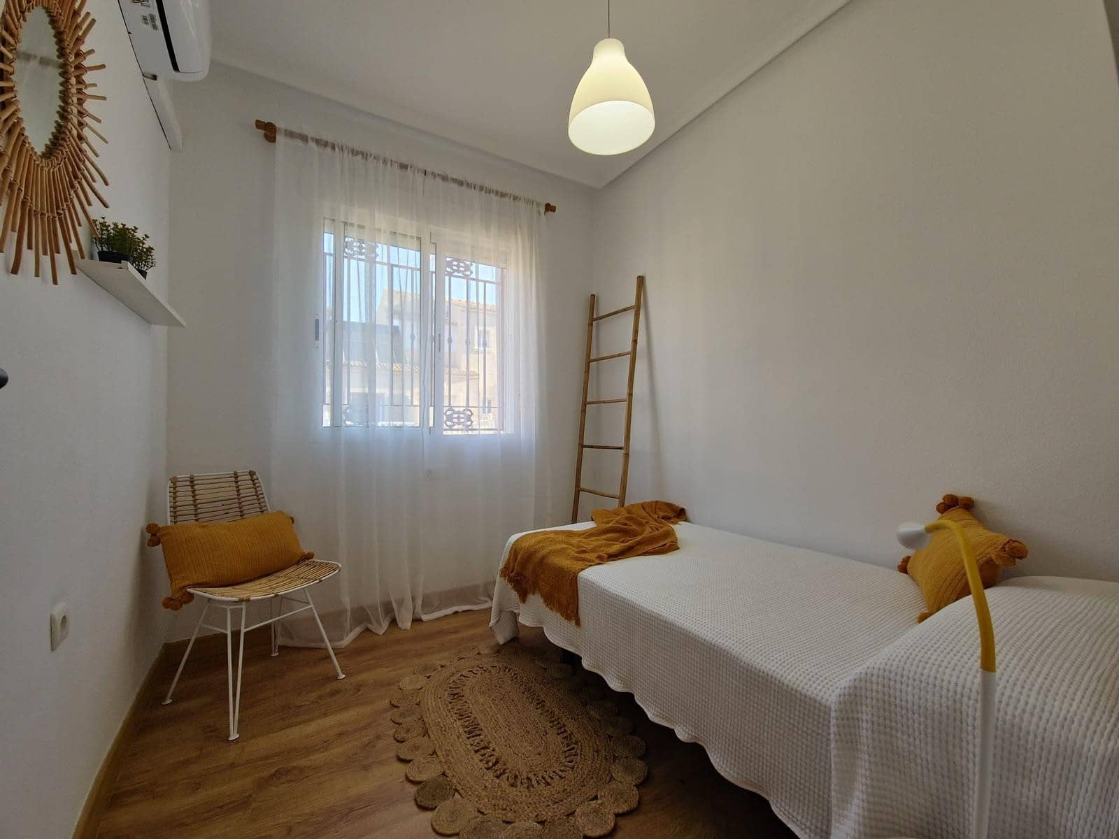 3 Zimmer Haus zu verkaufen in Playa Flamenca mit Pool Garage - 285.000 € (Ref: 9861696)