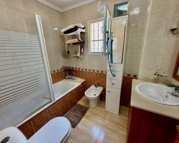 Chalet de 3 habitaciones en Lo Crispin, Algorfa en venta con piscina garaje - 265.000 € (Ref: 9941864)