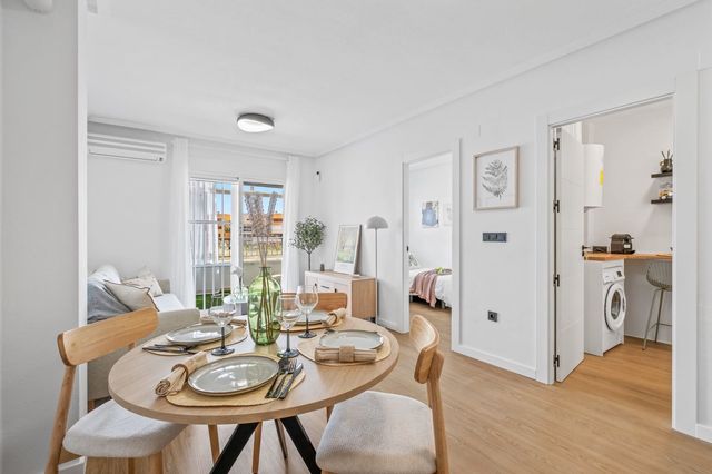 2 slaapkamer Appartement te koop in Playa Flamenca, Orihuela met zwembad - € 189.800 (Ref: 9954871)
