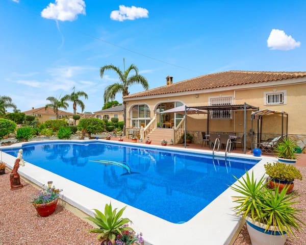 Chalet de 3 habitaciones en Catral en venta con piscina garaje - 390.000 € (Ref: 9969382)