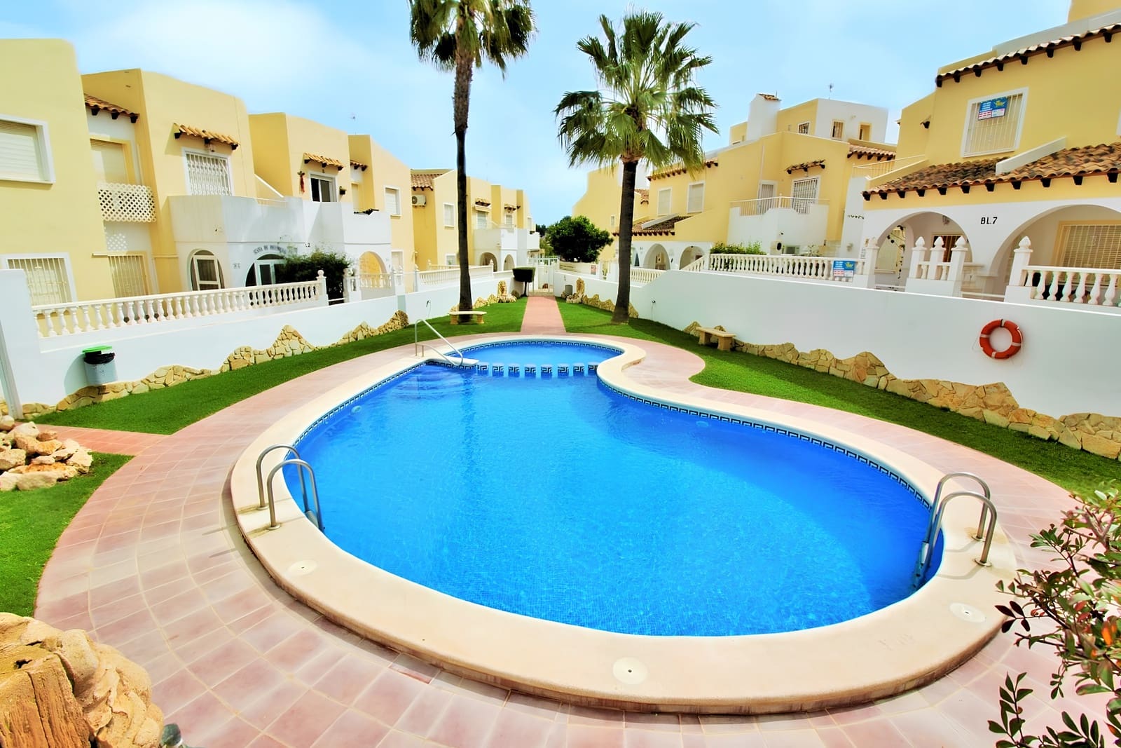 2 soveværelse Lejlighed til salg i Villamartin med swimmingpool - € 164.000 (Ref: 9984534)
