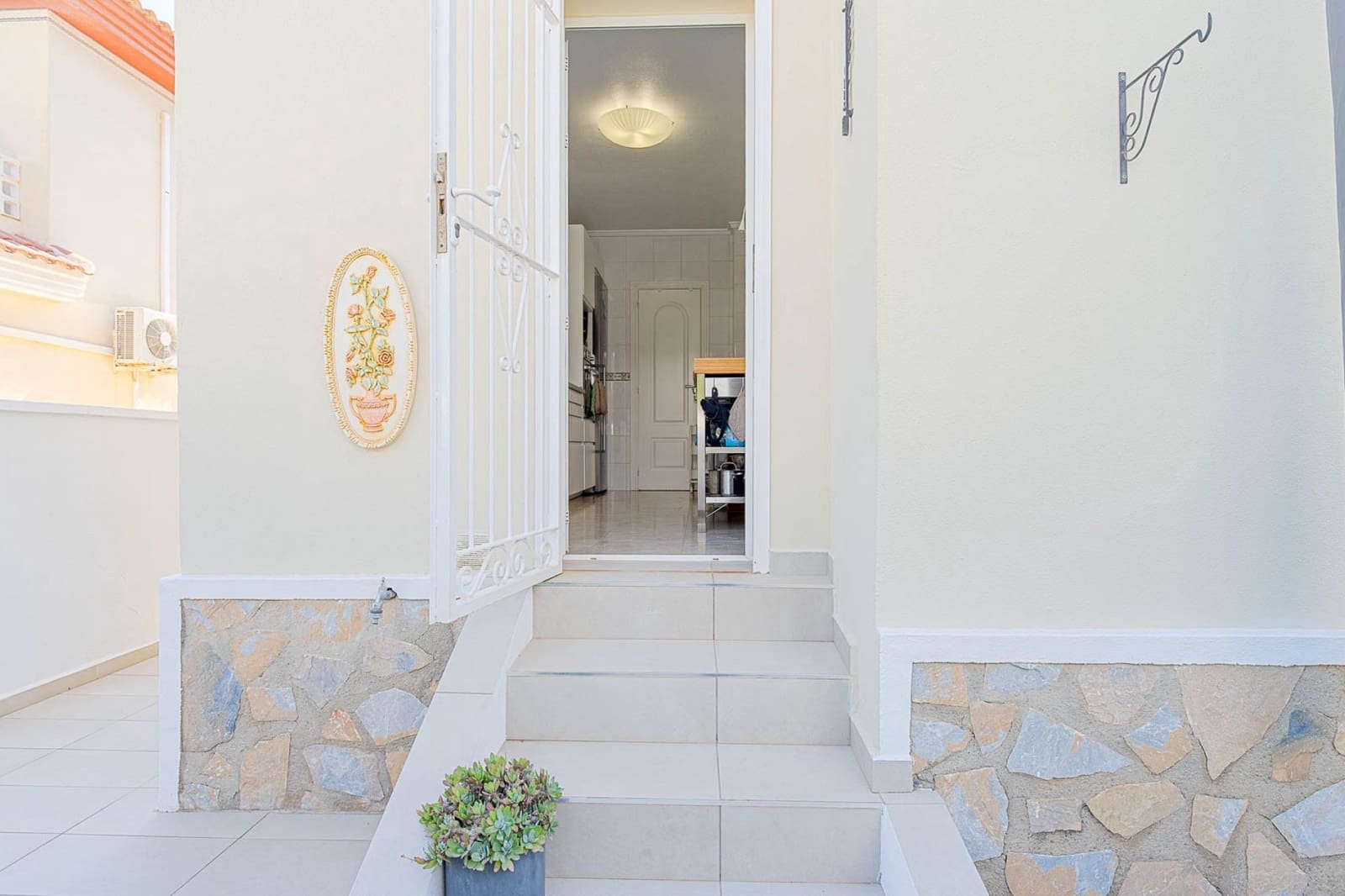 3 sypialnia Dom na sprzedaż w Dona Pepa z basenem - 285 000 € (Ref: 9990365)