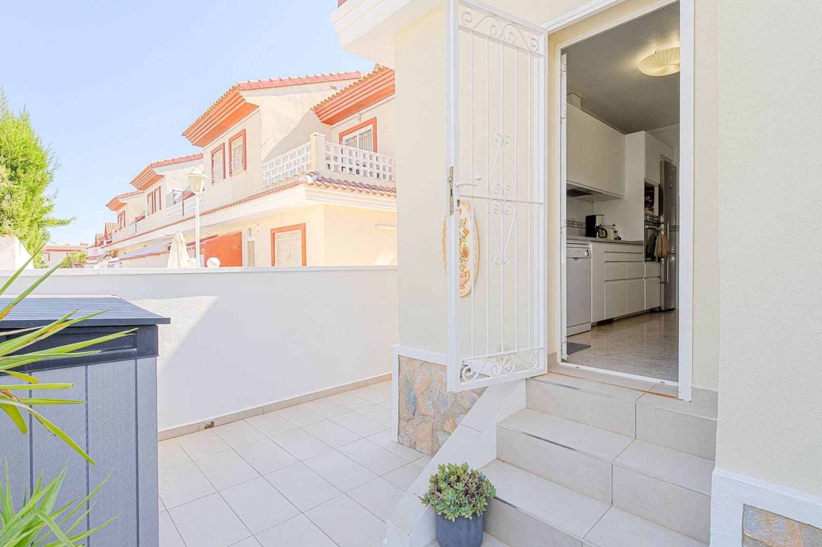 3 sypialnia Dom na sprzedaż w Dona Pepa z basenem - 285 000 € (Ref: 9990365)