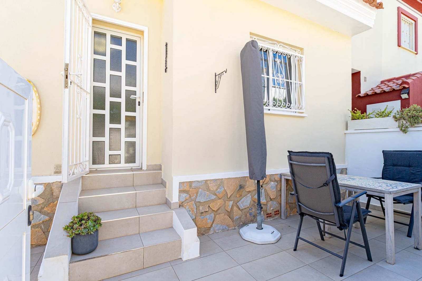 3 sypialnia Dom na sprzedaż w Dona Pepa z basenem - 285 000 € (Ref: 9990365)