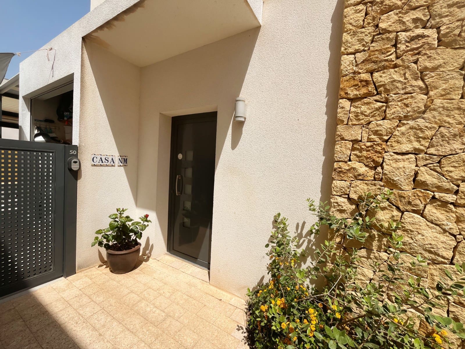 2 soveværelse Villa til salg i Pueblo Bravo med swimmingpool garage - € 335.000 (Ref: 9995561)