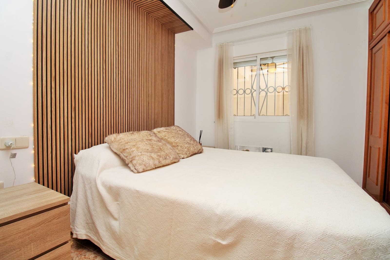 Apartamento de 2 habitaciones en Punta Prima en venta con piscina garaje - 149.950 € (Ref: 9995562)