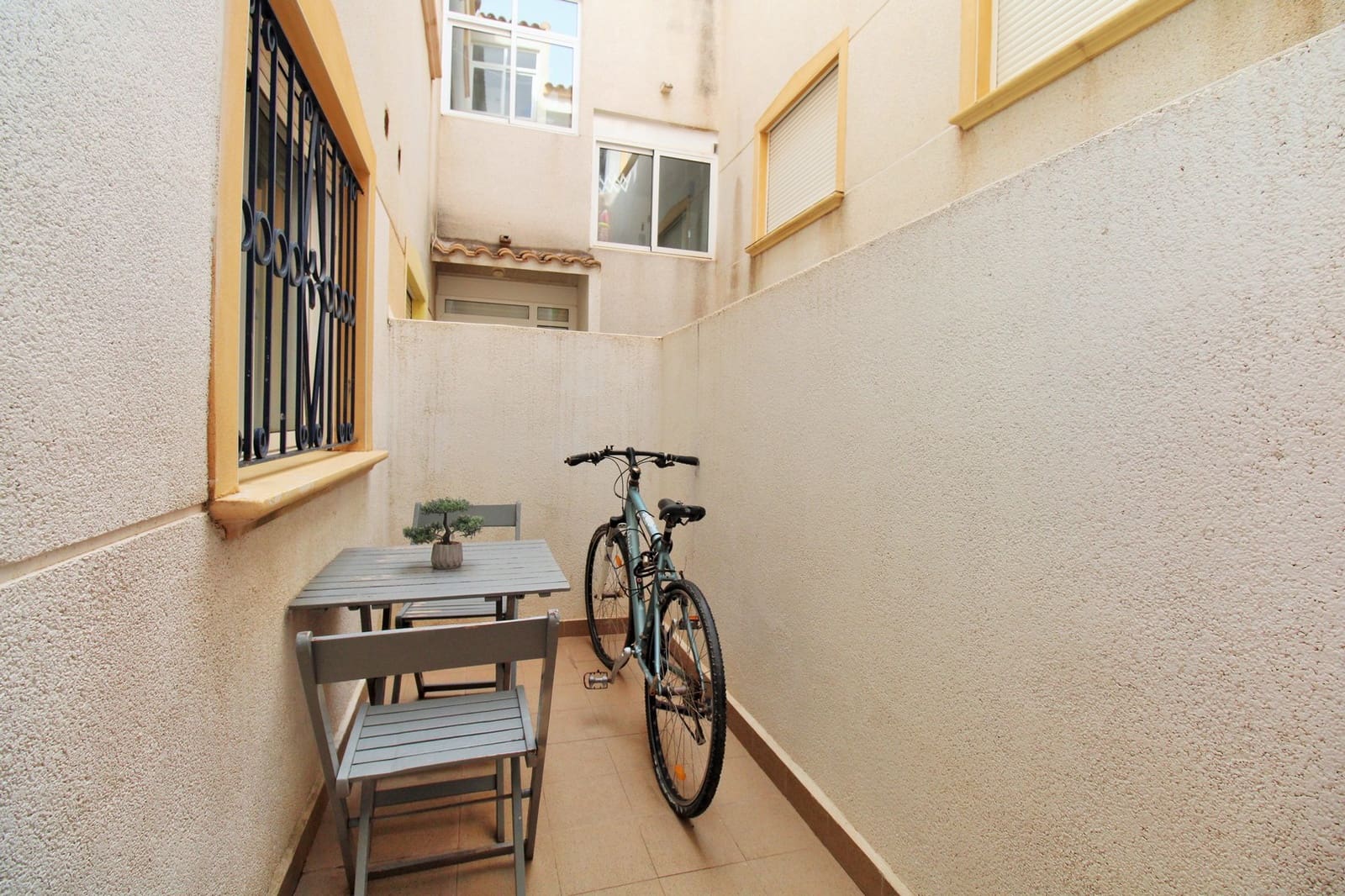 Apartamento de 2 habitaciones en Punta Prima en venta con piscina garaje - 149.950 € (Ref: 9995562)