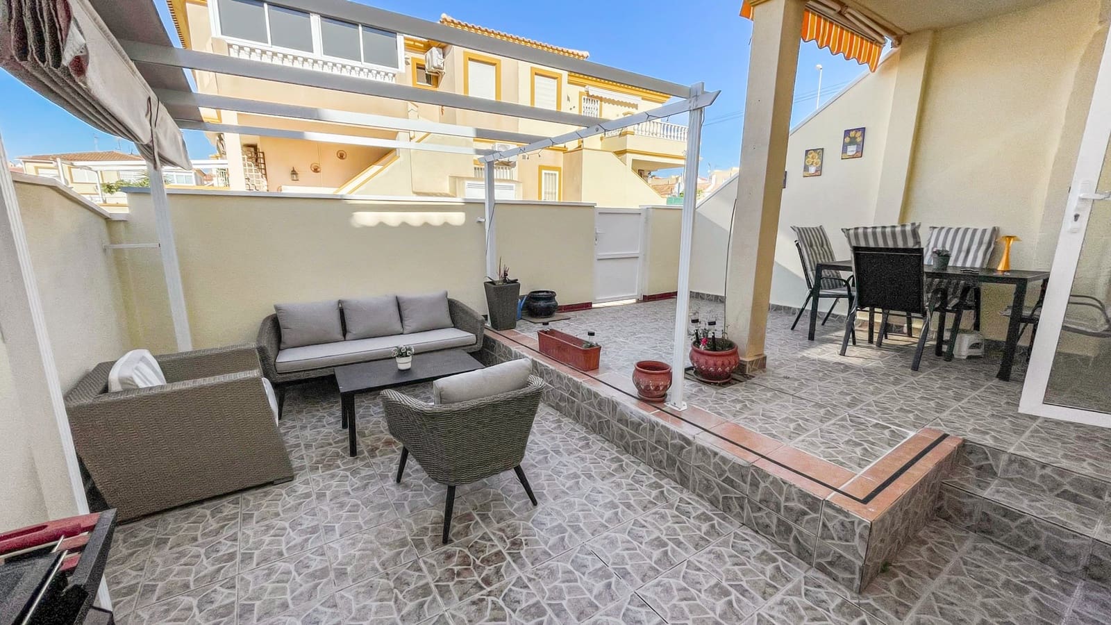 2 sypialnia Dom na sprzedaż w Playa Flamenca z basenem - 176 900 € (Ref: 9998404)