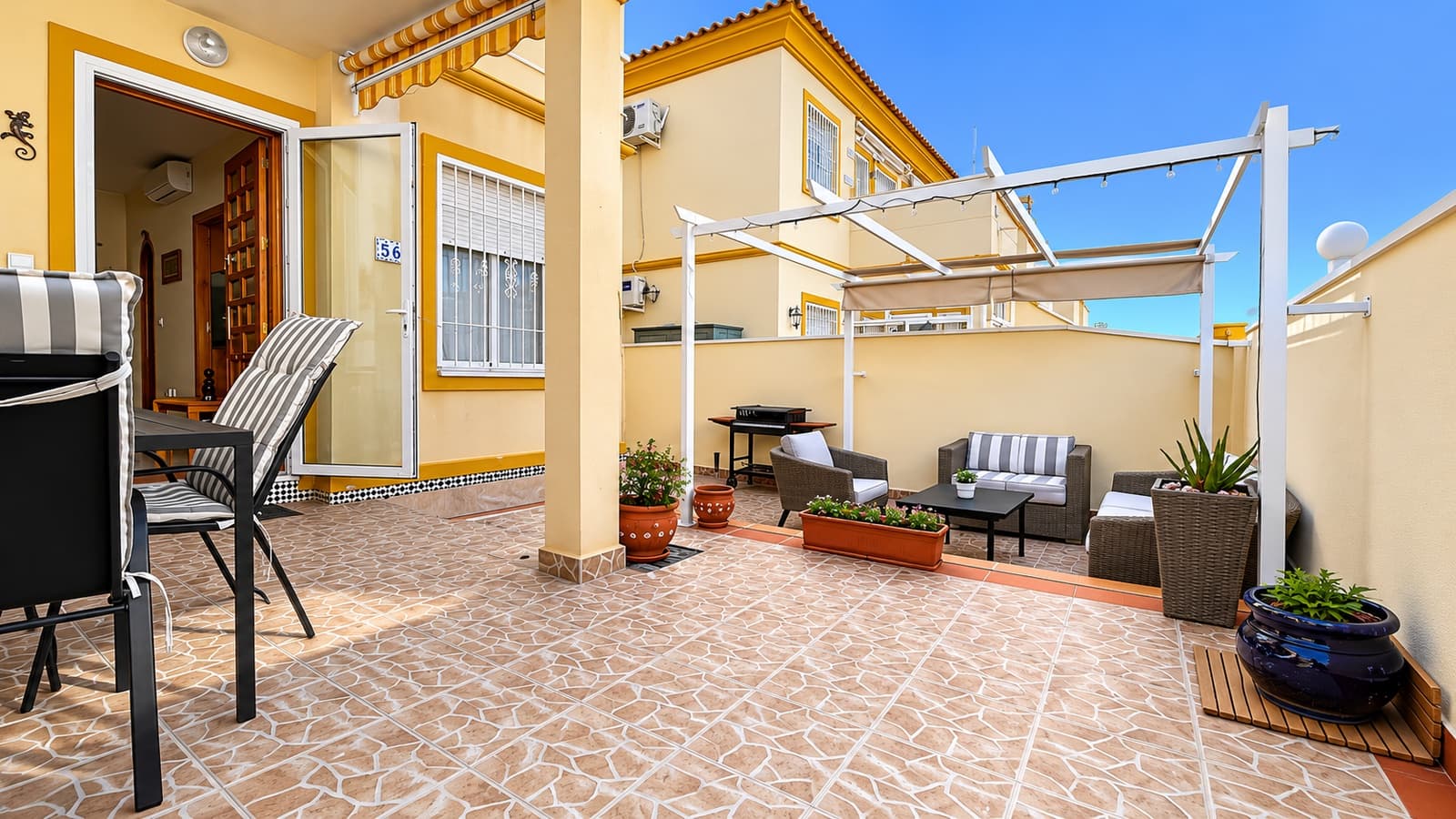 2 sypialnia Dom na sprzedaż w Playa Flamenca z basenem - 176 900 € (Ref: 9998404)