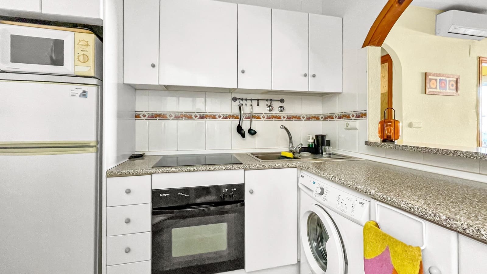 2 sypialnia Dom na sprzedaż w Playa Flamenca z basenem - 176 900 € (Ref: 9998404)