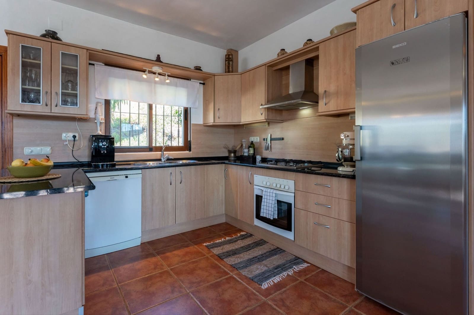3 bedroom Finca/Country House for sale in Tolox with pool garage - € 449,000 (Ref: 10158473)