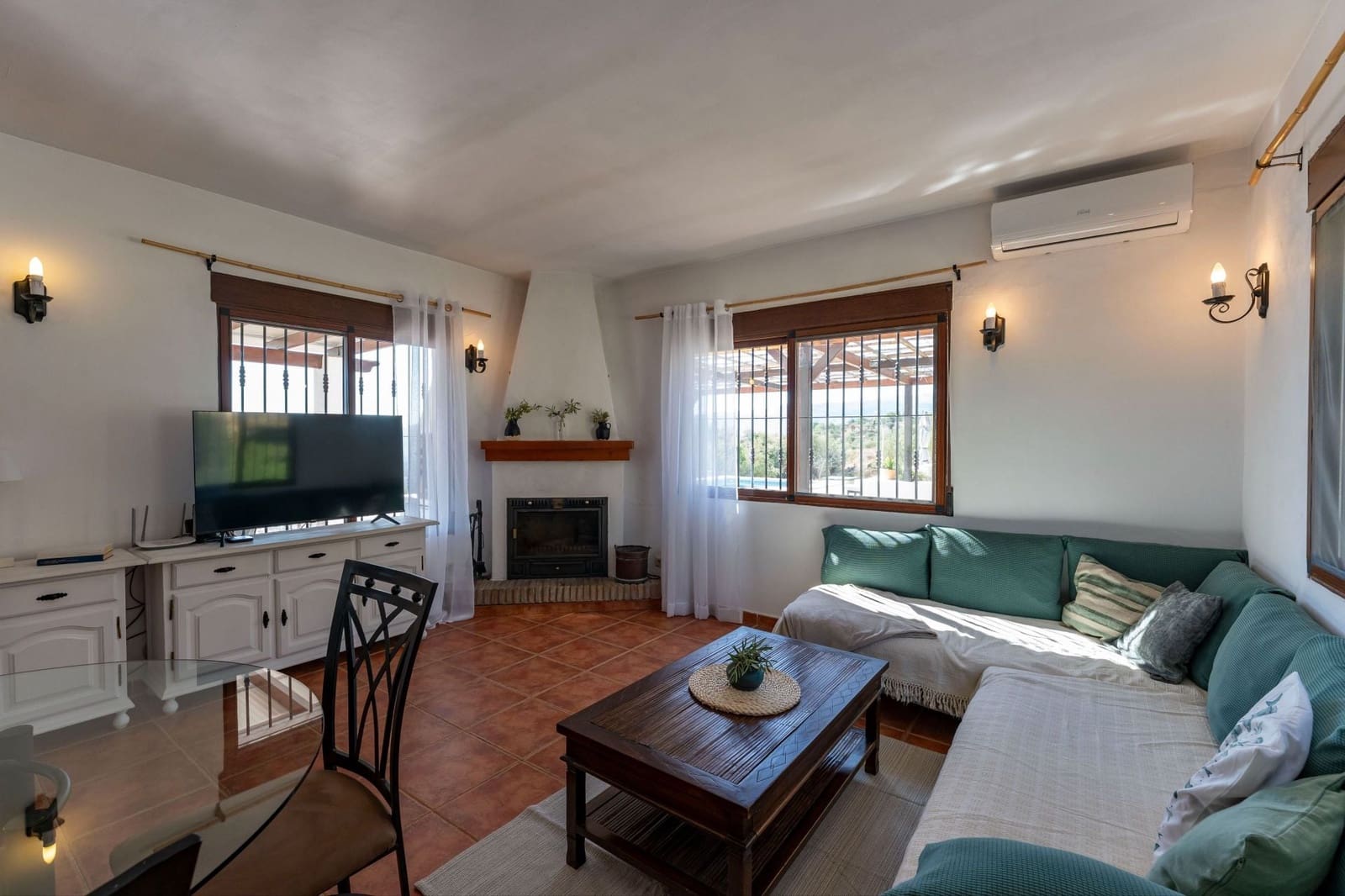 3 bedroom Finca/Country House for sale in Tolox with pool garage - € 449,000 (Ref: 10158473)
