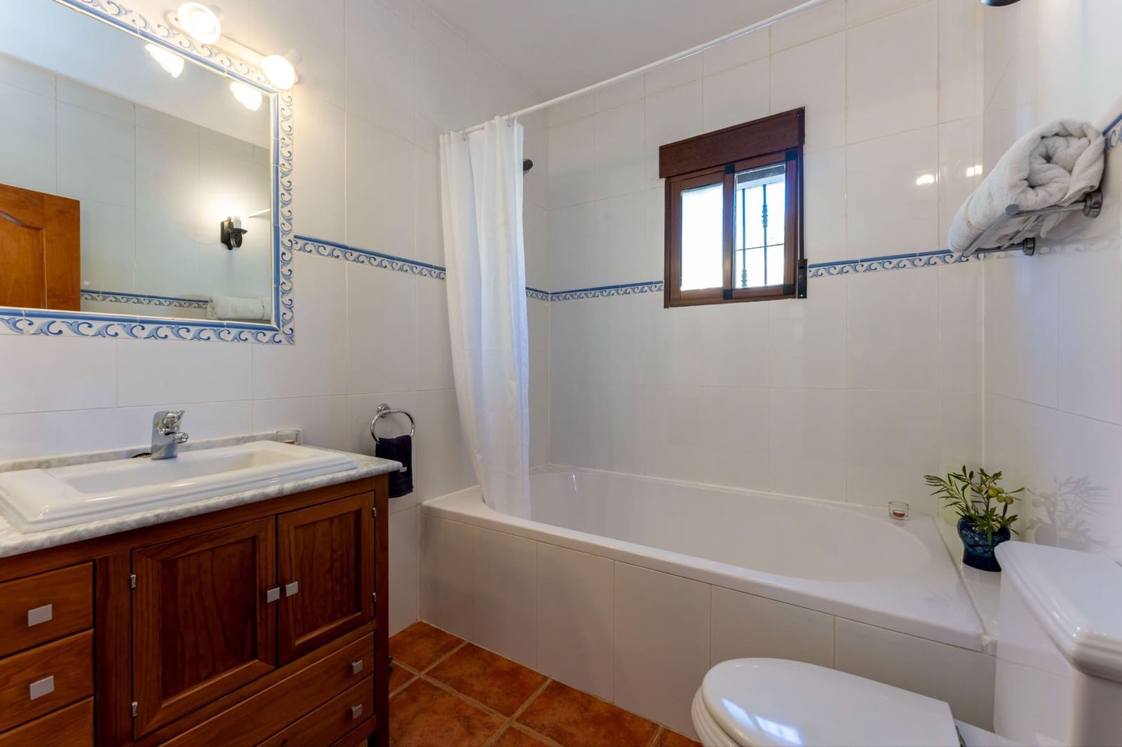 3 bedroom Finca/Country House for sale in Tolox with pool garage - € 449,000 (Ref: 10158473)