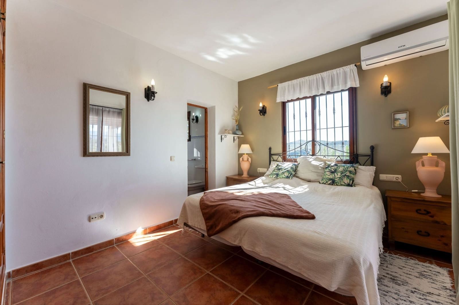 3 bedroom Finca/Country House for sale in Tolox with pool garage - € 449,000 (Ref: 10158473)