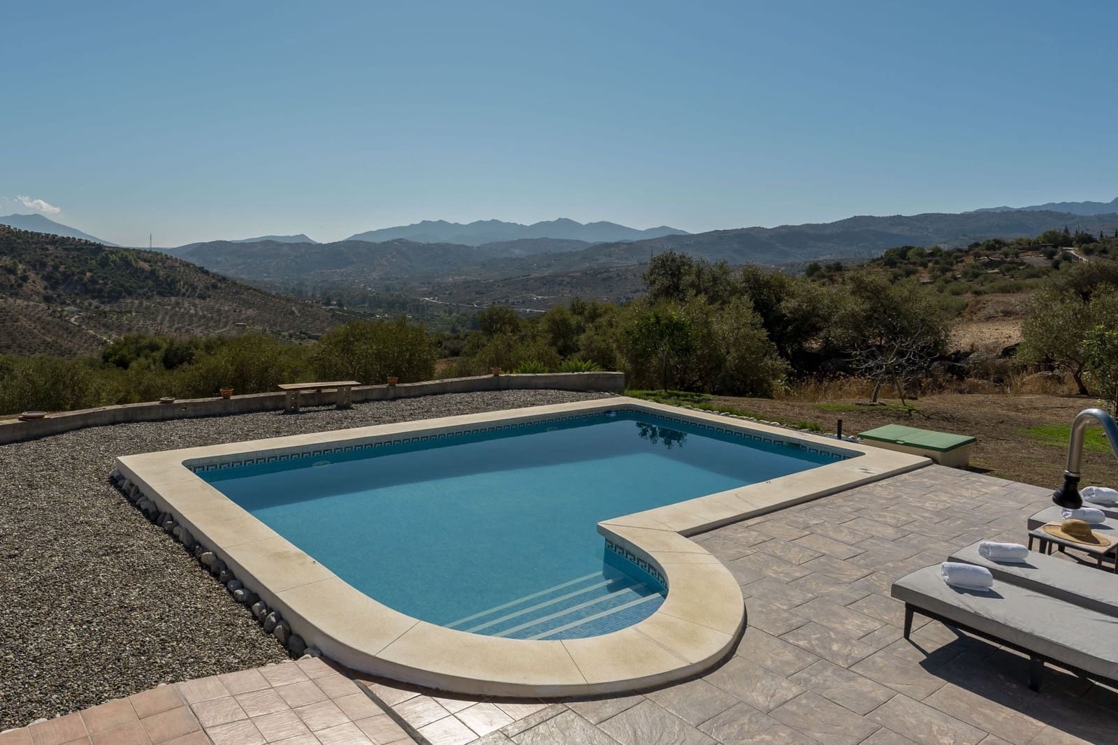 3 bedroom Finca/Country House for sale in Tolox with pool garage - € 449,000 (Ref: 10158473)