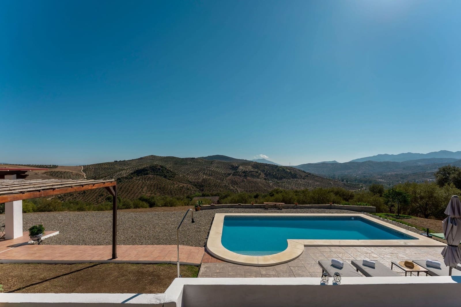 3 bedroom Finca/Country House for sale in Tolox with pool garage - € 449,000 (Ref: 10158473)