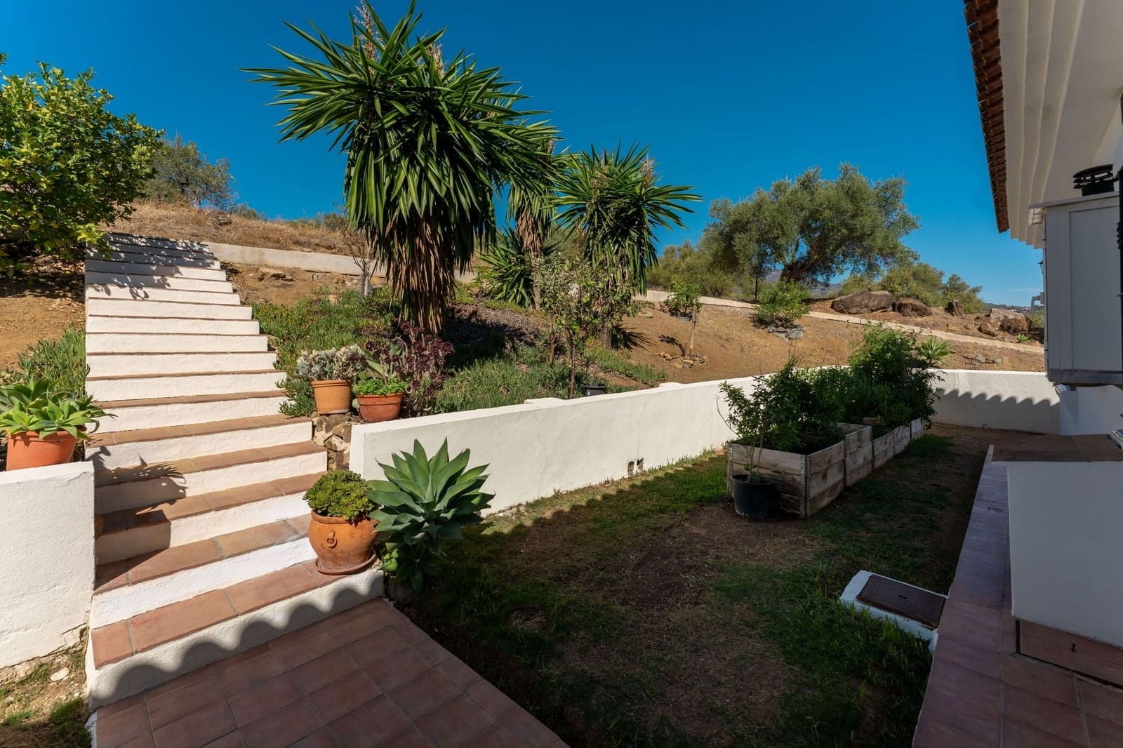 3 bedroom Finca/Country House for sale in Tolox with pool garage - € 449,000 (Ref: 10158473)