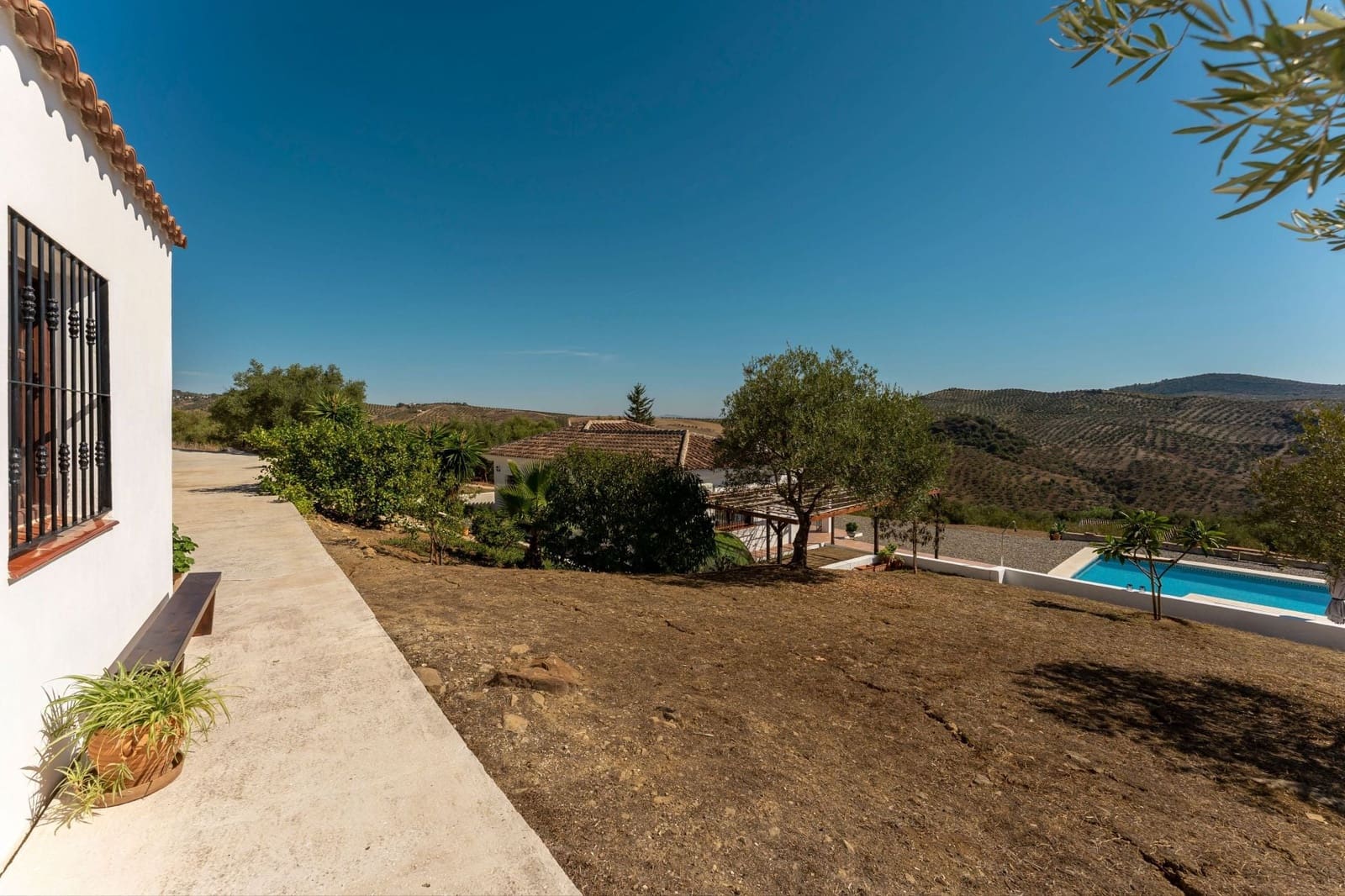 3 bedroom Finca/Country House for sale in Tolox with pool garage - € 449,000 (Ref: 10158473)