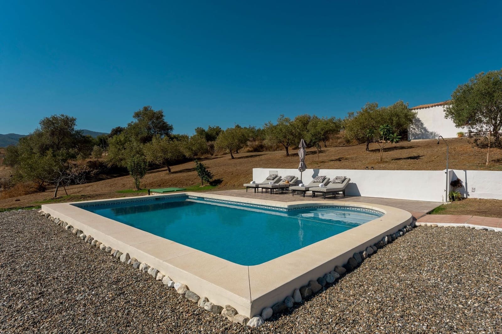 3 bedroom Finca/Country House for sale in Tolox with pool garage - € 449,000 (Ref: 10158473)