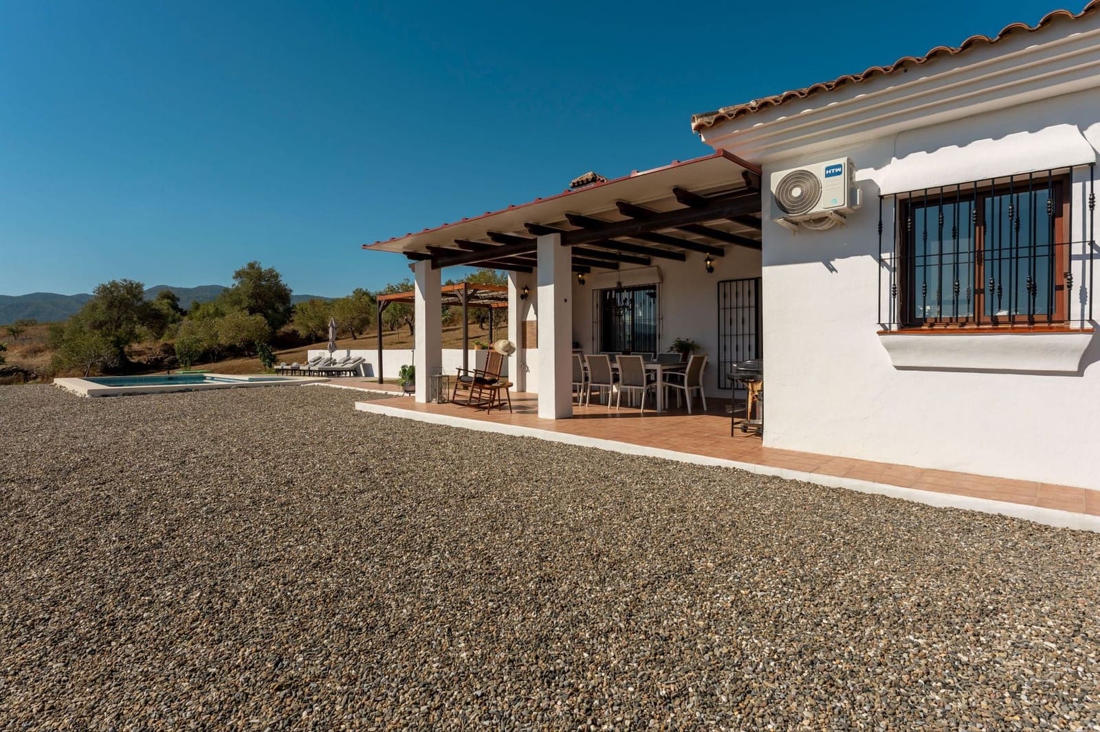 3 bedroom Finca/Country House for sale in Tolox with pool garage - € 449,000 (Ref: 10158473)