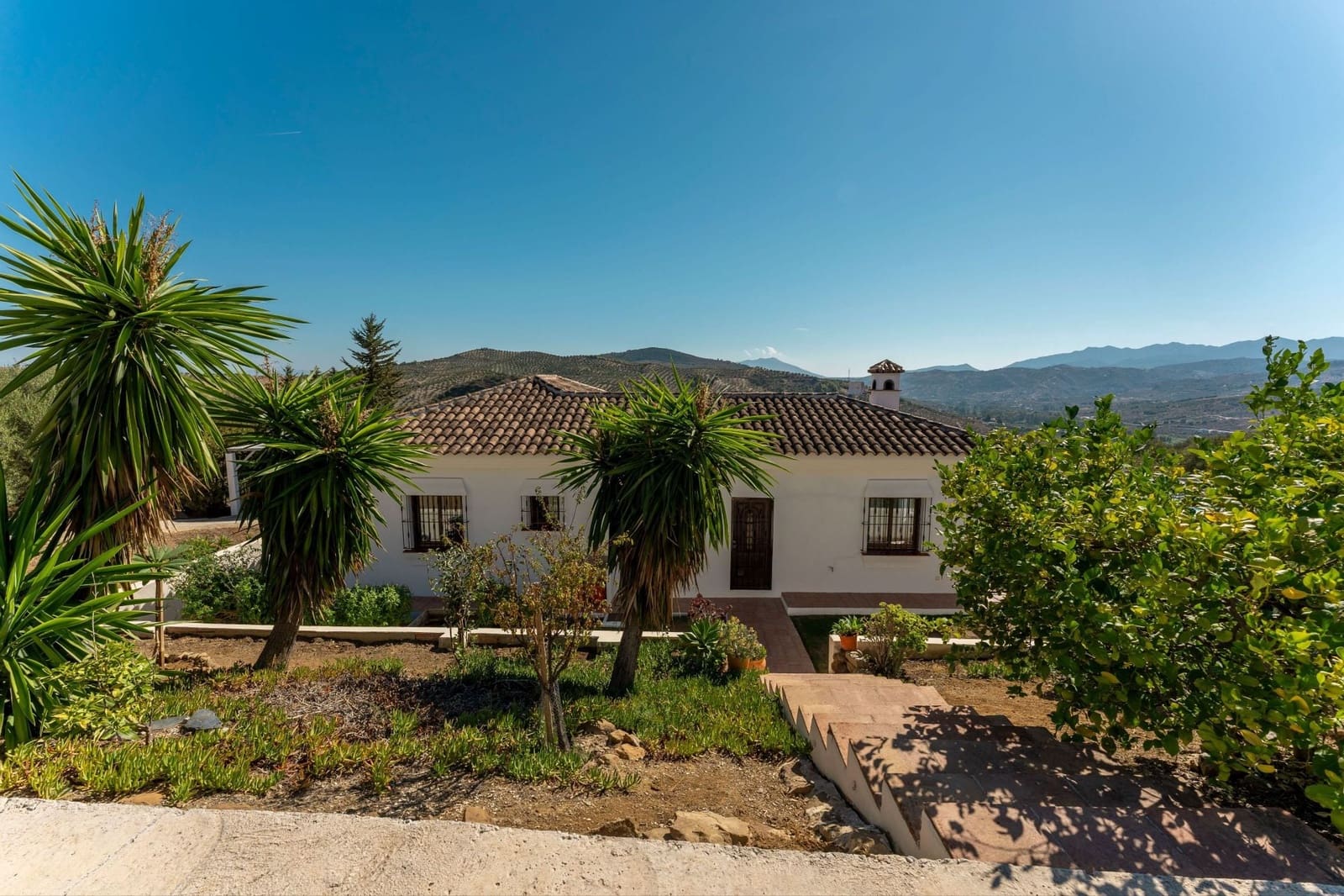 3 bedroom Finca/Country House for sale in Tolox with pool garage - € 449,000 (Ref: 10158473)