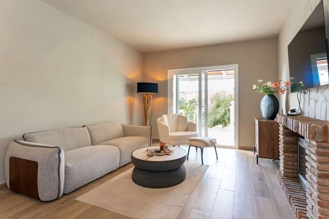 3 soveværelse Finca/Landehus til salg i Pizarra med swimmingpool garage - € 475.000 (Ref: 10165590)