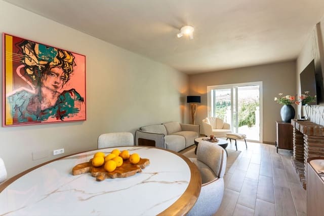 3 soveværelse Finca/Landehus til salg i Pizarra med swimmingpool garage - € 475.000 (Ref: 10165590)