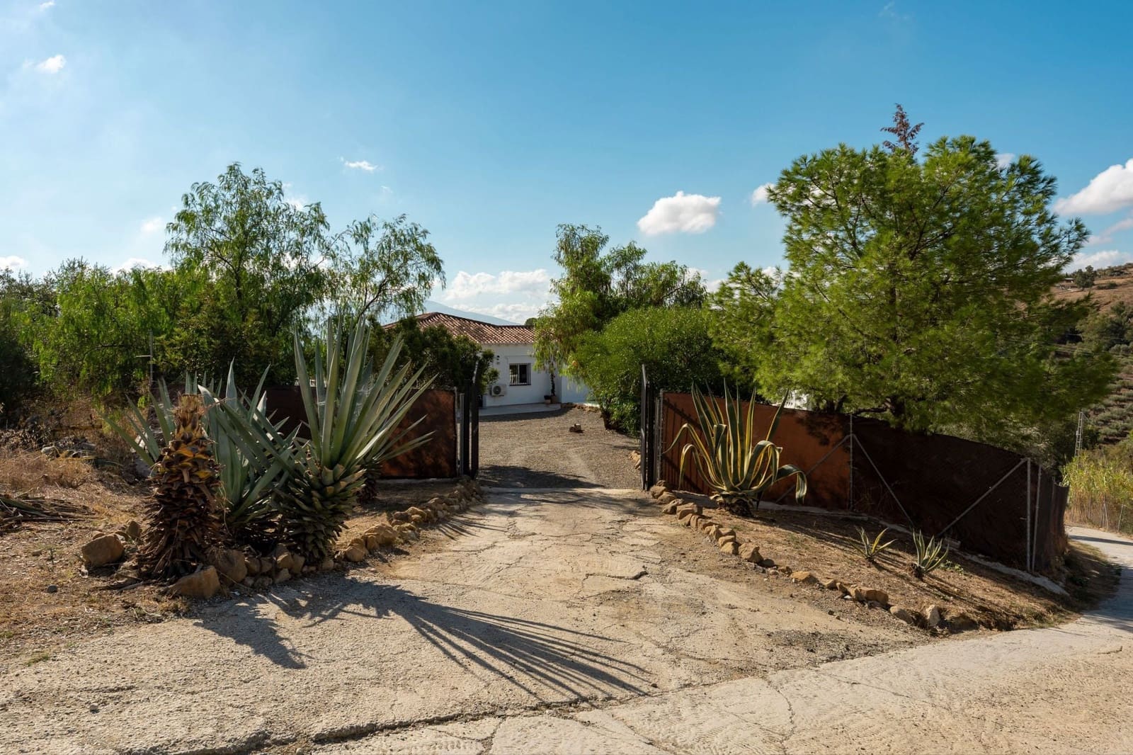 3 bedroom Finca/Country House for sale in Pizarra with pool garage - € 475,000 (Ref: 10165590)
