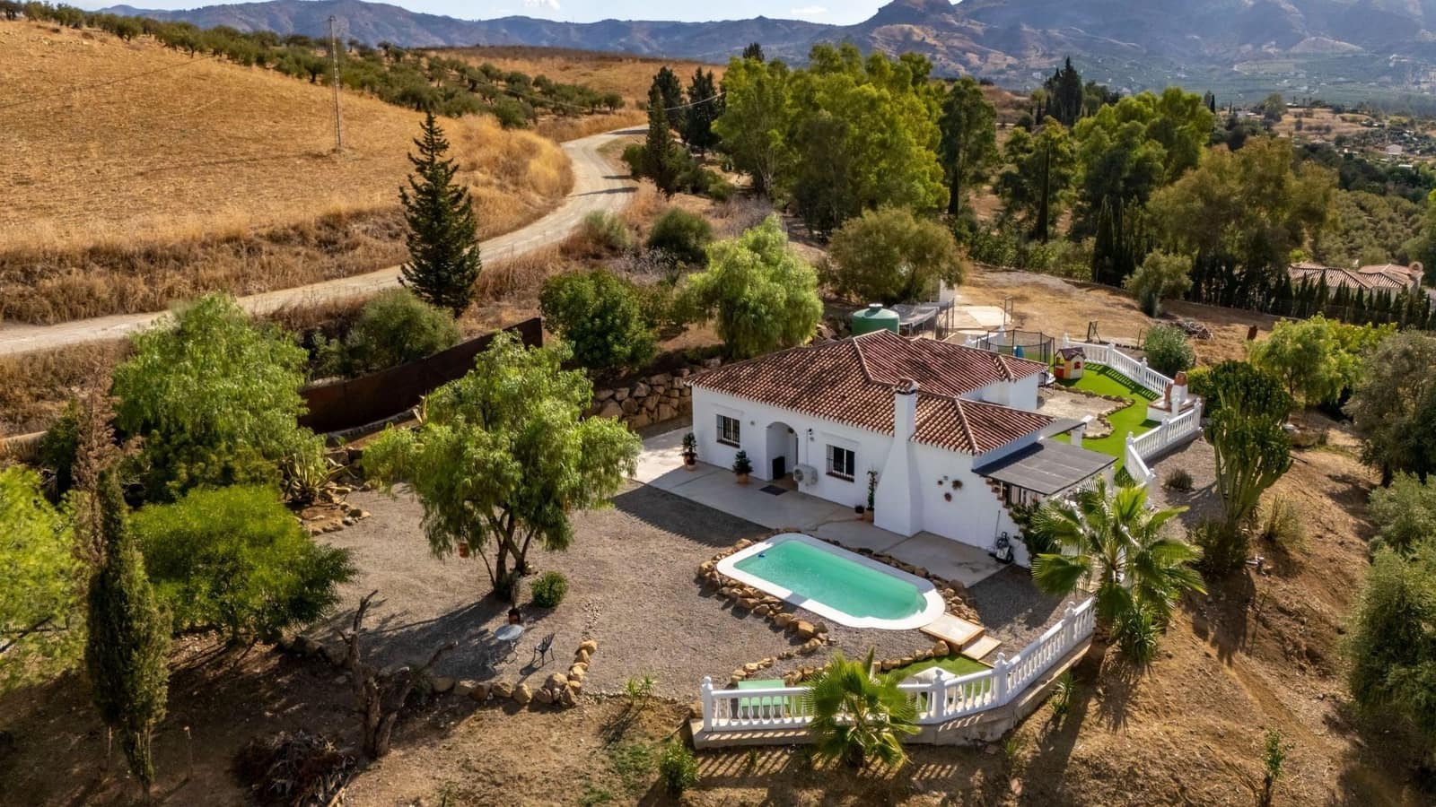 3 bedroom Finca/Country House for sale in Pizarra with pool garage - € 475,000 (Ref: 10165590)