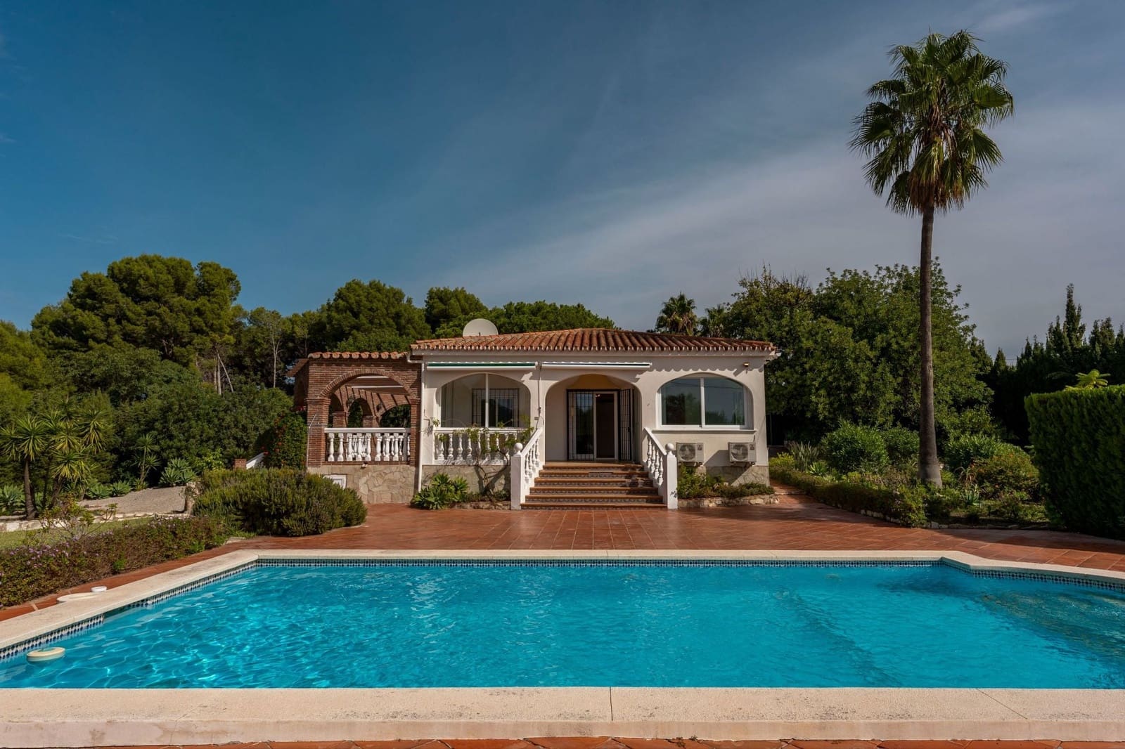 Chalet de 3 habitaciones en Alhaurín el Grande en venta con piscina garaje - 549.000 € (Ref: 10184122)