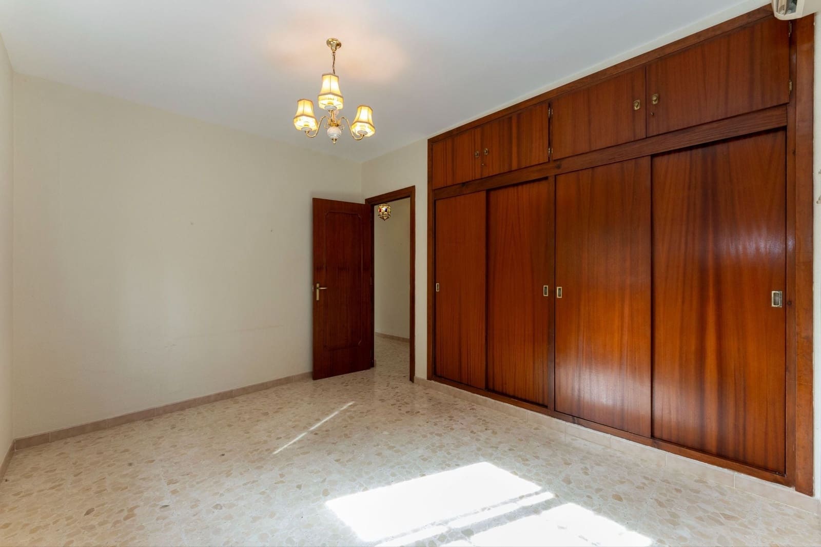 Chalet de 3 habitaciones en Alhaurín el Grande en venta con piscina garaje - 549.000 € (Ref: 10184122)
