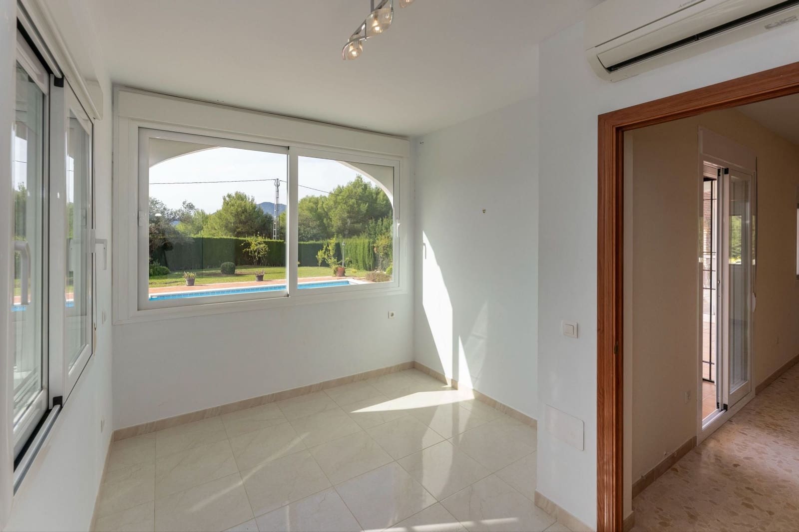 Chalet de 3 habitaciones en Alhaurín el Grande en venta con piscina garaje - 549.000 € (Ref: 10184122)