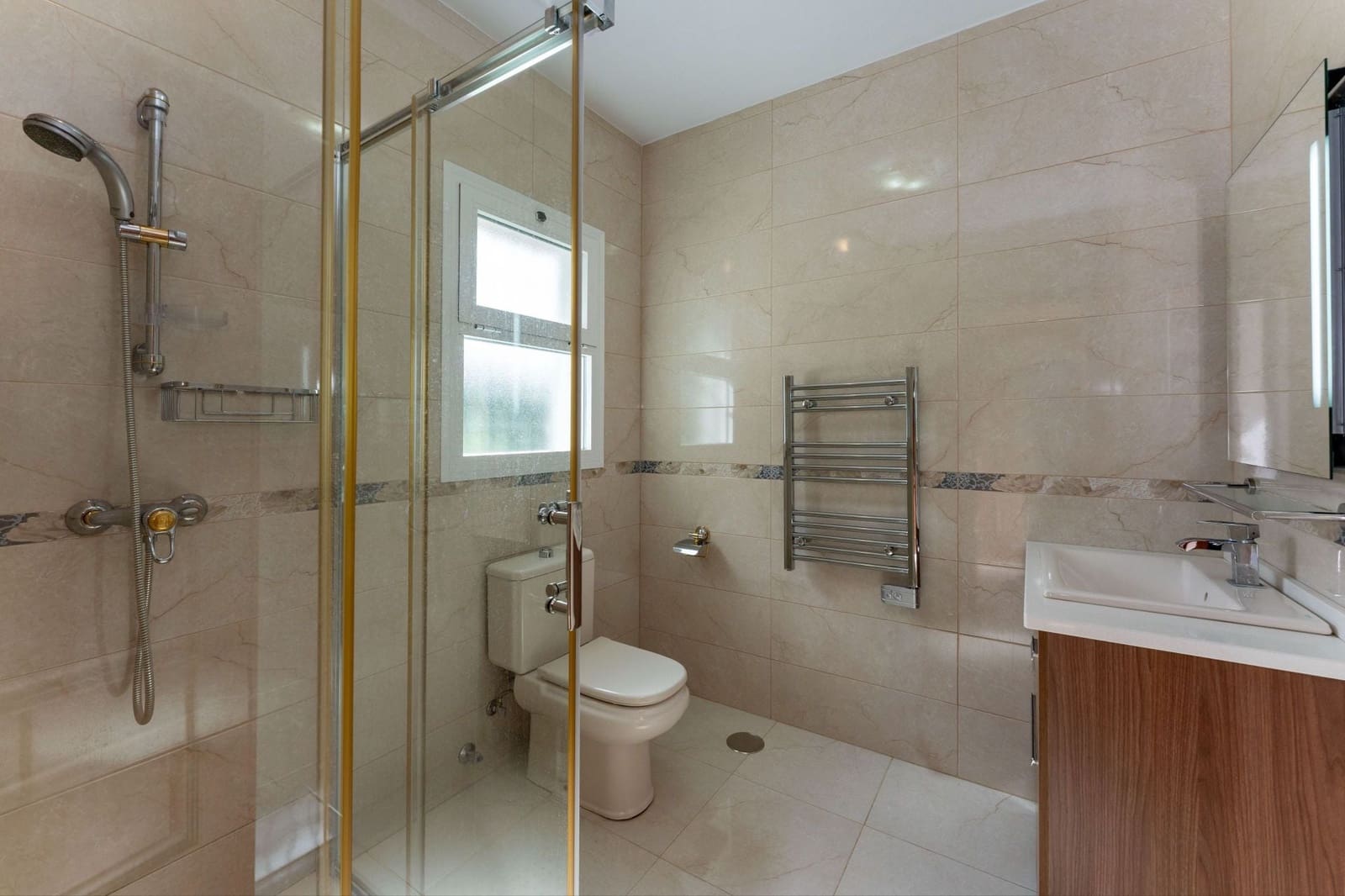 Chalet de 3 habitaciones en Alhaurín el Grande en venta con piscina garaje - 549.000 € (Ref: 10184122)