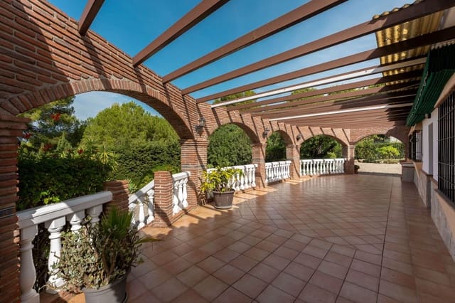 Chalet de 3 habitaciones en Alhaurín el Grande en venta con piscina garaje - 549.000 € (Ref: 10184122)