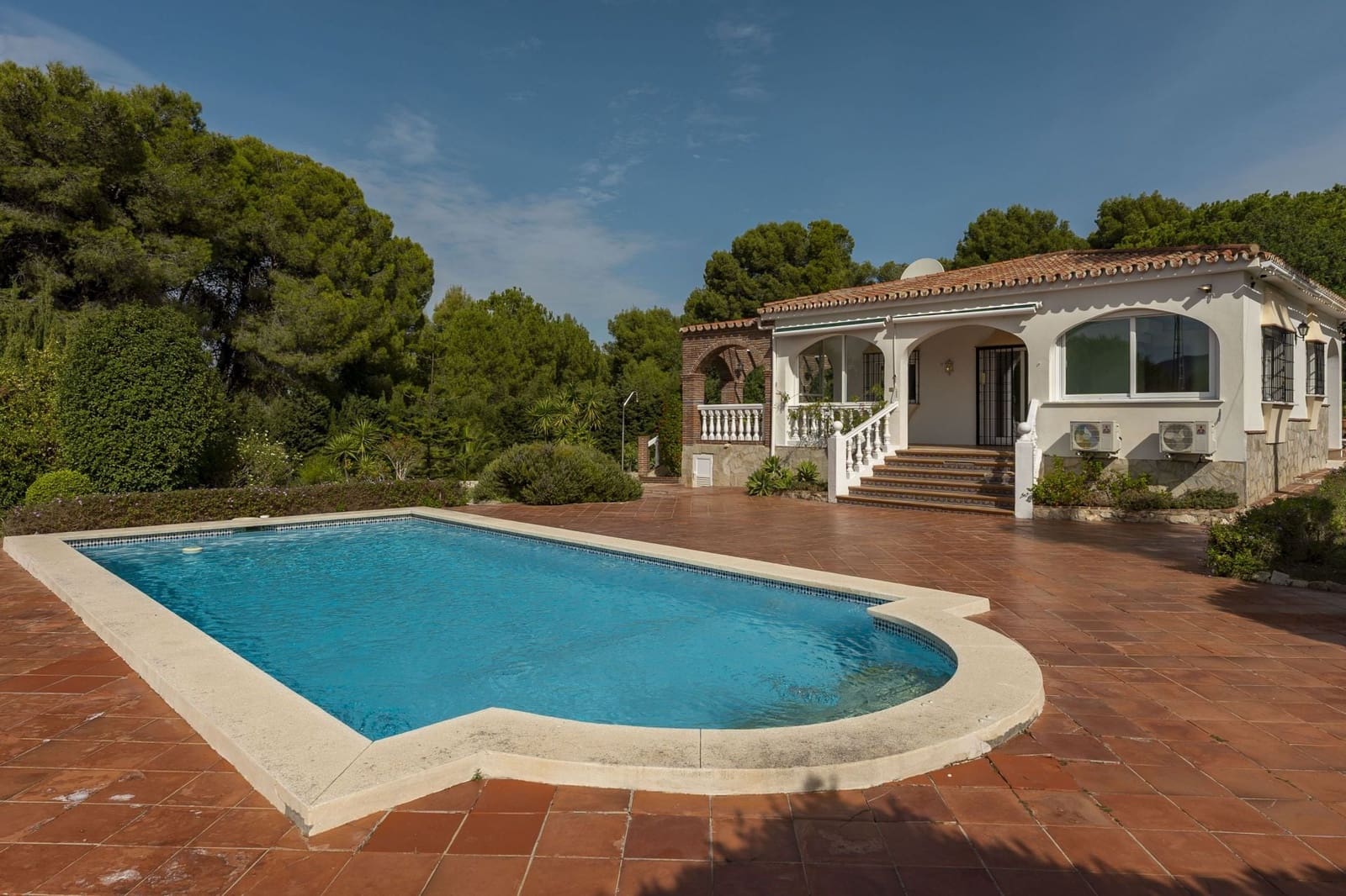 Chalet de 3 habitaciones en Alhaurín el Grande en venta con piscina garaje - 549.000 € (Ref: 10184122)