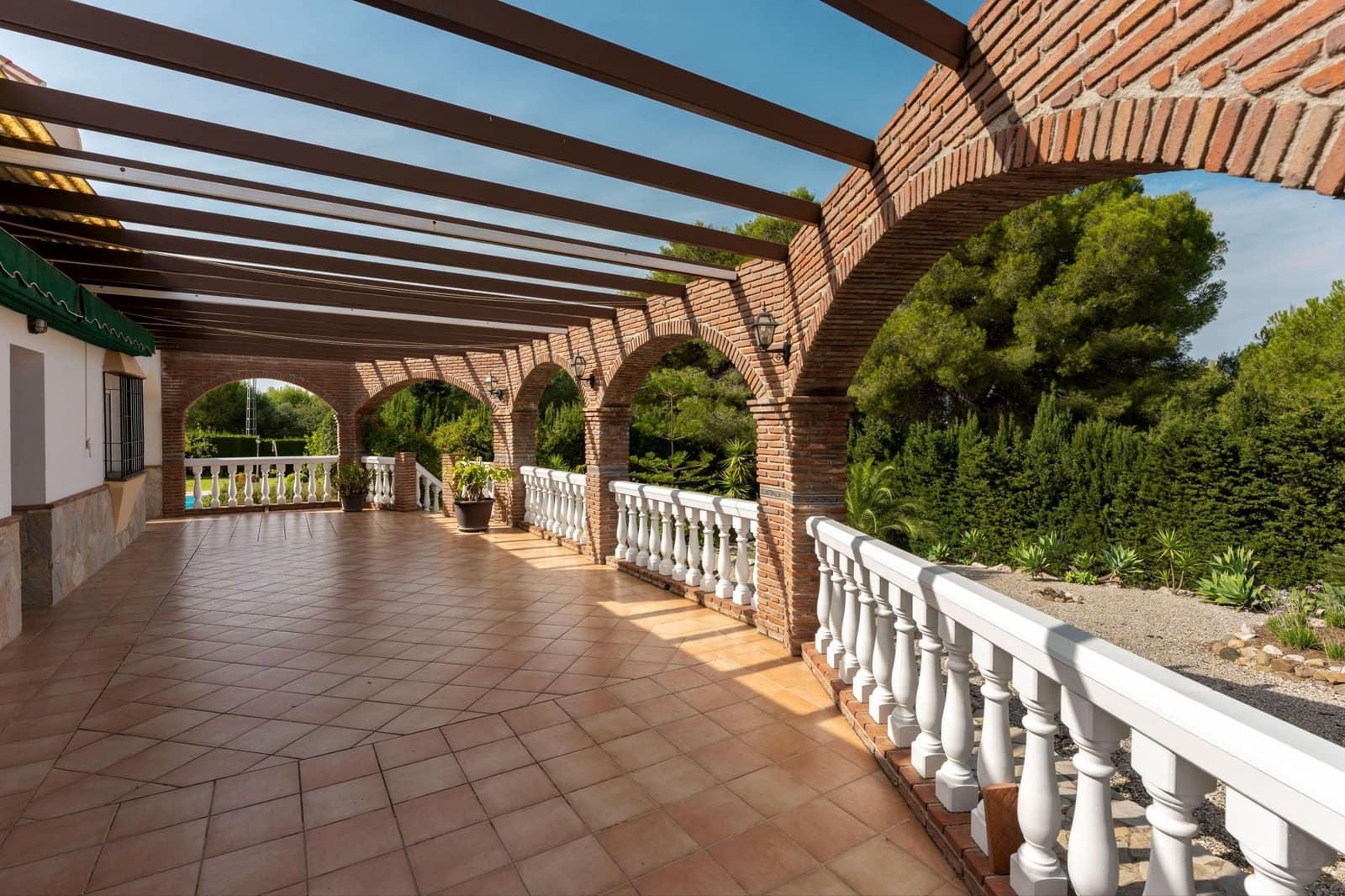 Chalet de 3 habitaciones en Alhaurín el Grande en venta con piscina garaje - 549.000 € (Ref: 10184122)