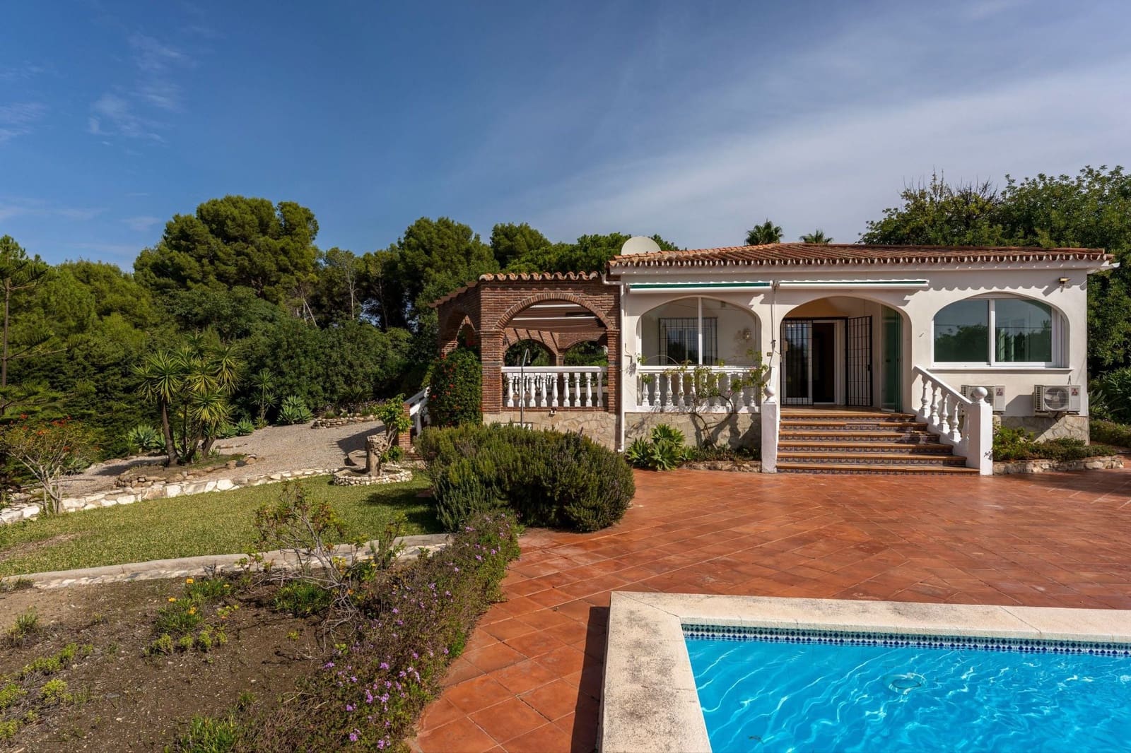 Chalet de 3 habitaciones en Alhaurín el Grande en venta con piscina garaje - 549.000 € (Ref: 10184122)