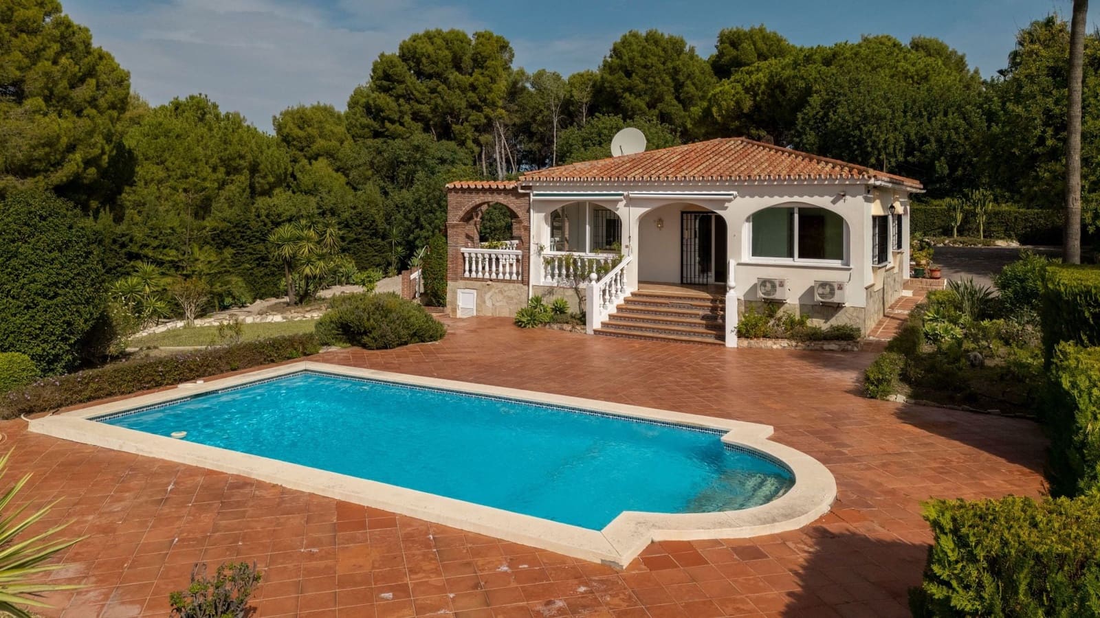 Chalet de 3 habitaciones en Alhaurín el Grande en venta con piscina garaje - 549.000 € (Ref: 10184122)