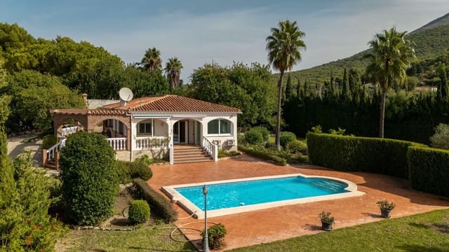 Chalet de 3 habitaciones en Alhaurín el Grande en venta con piscina garaje - 549.000 € (Ref: 10184122)