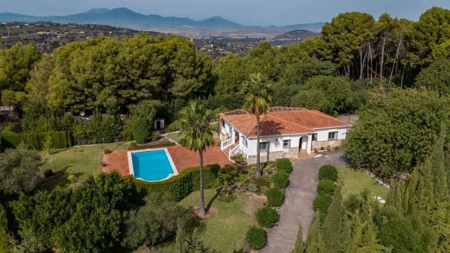 Chalet de 3 habitaciones en Alhaurín el Grande en venta con piscina garaje - 549.000 € (Ref: 10184122)